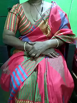 Snapshot of niiveditha chatting on 09-23-25, 02:31 niiveditha online show from 09-23-25, 02:31