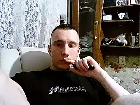 Snapshot of Big_men4422 chatting on 03-01-25, 05:27 Big men4422 online show from 03-01-25, 05:27