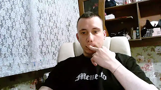 Snapshot of Big_men4422 chatting on 03-03-25, 12:27 Big men4422 online show from 03-03-25, 12:27