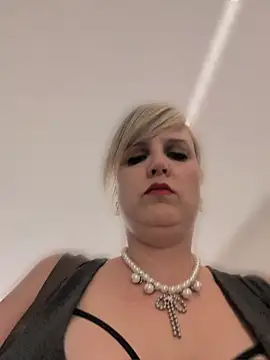 Sexybiene969 online show from 05-19-26, 04:13