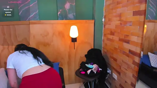 scarlet edwars online show from 11-15-25, 12:02