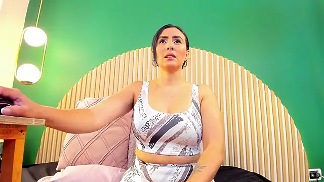 scarlet edwars online show from 02-12-26, 06:25