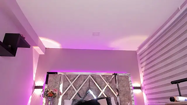 ValerieHyde online show from 03-08-25, 06:32