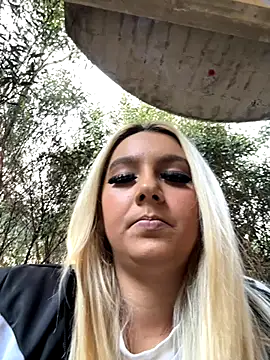 hotamanda01 online show from 11-30-25, 01:04