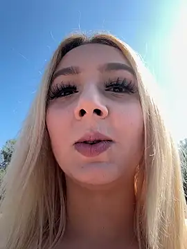 hotamanda01 online show from 02-26-26, 12:48