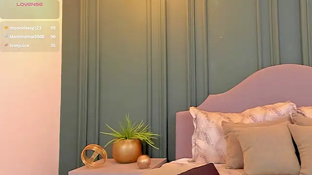 Snapshot of KiimCollins chatting on 03-02-25, 07:45 KiimCollins online show from 03-02-25, 07:45