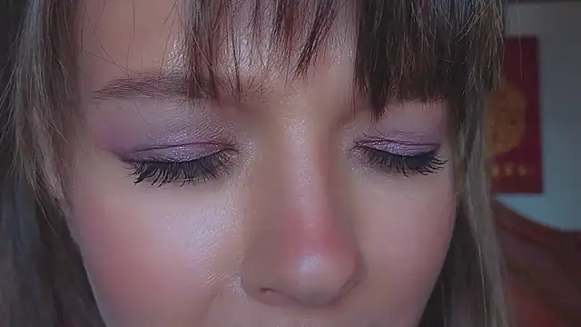 Snapshot of DemiDee chatting on 02-14-25, 10:07 DemiDee online show from 02-14-25, 10:07