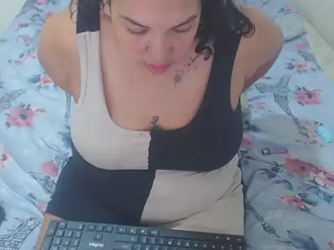 Snapshot of Girltattos chatting on 02-17-26, 11:18 Girltattos online show from 02-17-26, 11:18