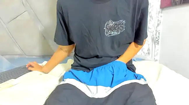 Snapshot of LucioDelDuque chatting on 02-21-25, 03:45 LucioDelDuque online show from 02-21-25, 03:45