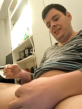 Snapshot of maksimovic chatting on 11-23-25, 01:27 maksimovic online show from 11-23-25, 01:27