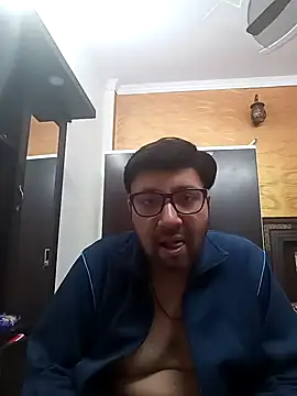 Snapshot of innocentboy1987 chatting on 02-25-25, 06:36 innocentboy1987 online show from 02-25-25, 06:36