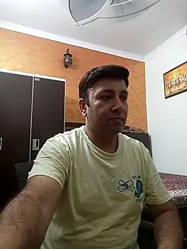 Snapshot of innocentboy1987 chatting on 09-15-25, 05:07 innocentboy1987 online show from 09-15-25, 05:07