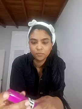 Snapshot of Pocahontas_aws chatting on 02-10-25, 05:41 Pocahontas aws online show from 02-10-25, 05:41