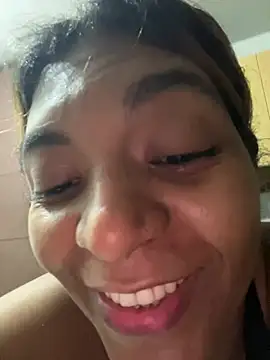 nicollesofia2 online show from 05-20-26, 04:57