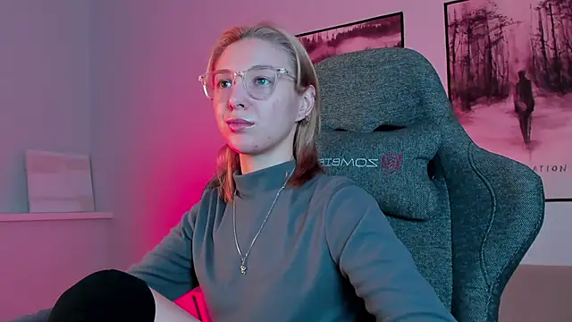 Snapshot of PhilippaAdamas chatting on 02-22-25, 05:44 PhilippaAdamas online show from 02-22-25, 05:44