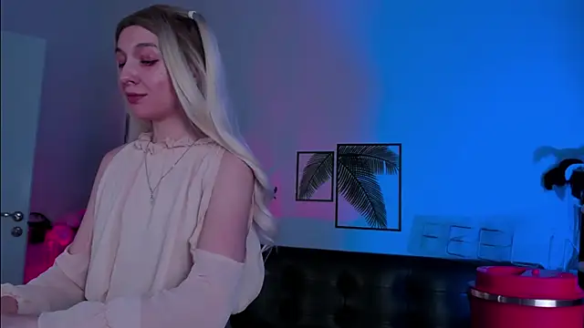 Snapshot of PhilippaAdamas chatting on 03-13-25, 02:38 PhilippaAdamas online show from 03-13-25, 02:38