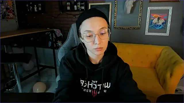 Snapshot of PhilippaAdamas chatting on 09-18-25, 12:01 PhilippaAdamas online show from 09-18-25, 12:01