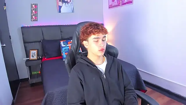 Aiiden 15 online show from 01-06-26, 01:48