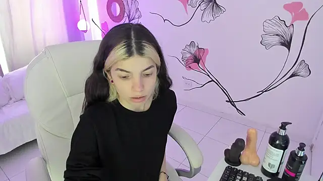 Isabela Fiorelli online show from 10-30-25, 07:03