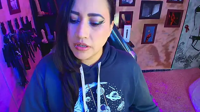 cherryy bombshelll online show from 01-07-26, 05:15