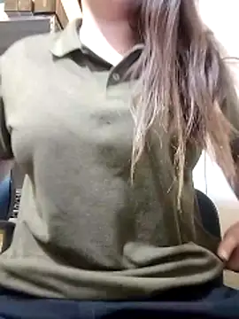 Ezella1 online show from 12-19-25, 12:01