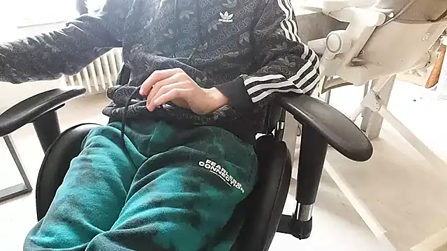 Snapshot of ademandjulia chatting on 02-13-26, 12:01 ademandjulia online show from 02-13-26, 12:01