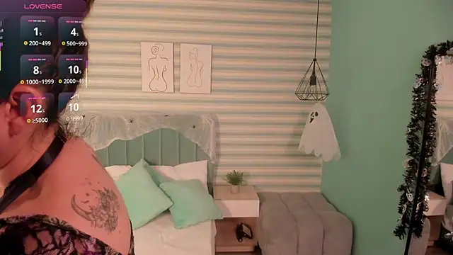 abby apple online show from 10-31-25, 01:45