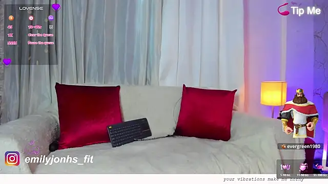 Snapshot of Emylyjonhs chatting on 05-15-26, 08:27 Emylyjonhs online show from 05-15-26, 08:27