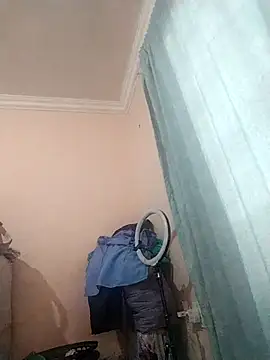 Snapshot of prettiechanti chatting on 10-14-25, 03:57 prettiechanti online show from 10-14-25, 03:57