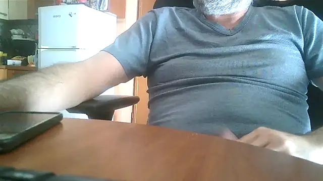 Snapshot of lanata chatting on 05-18-26, 02:34 lanata online show from 05-18-26, 02:34
