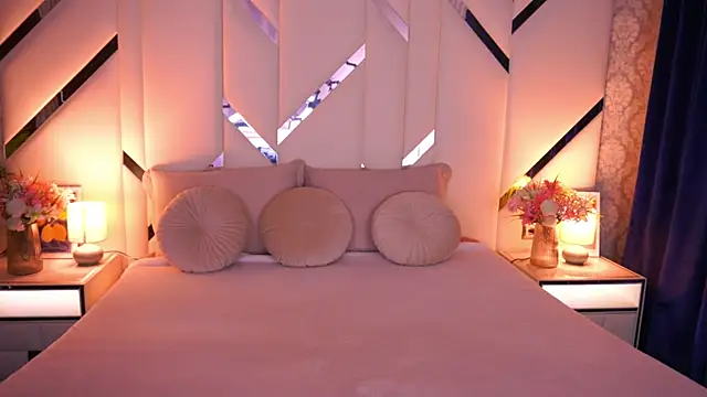 LindsieGreyy online show from 04-01-26, 06:58