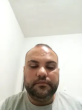 Felipe OwnZ online show from 10-25-25, 04:31