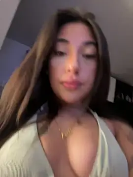 KarolVega- online show from 02-22-25, 01:11