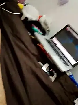 OutsizedPistol online show from 10-02-25, 08:43