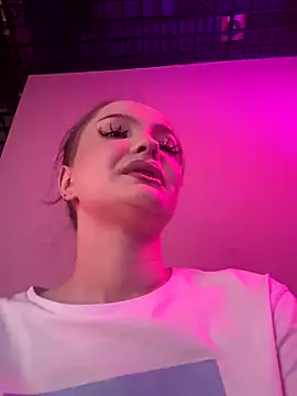 Snapshot of AlexaBright chatting on 11-09-25, 06:06 AlexaBright online show from 11-09-25, 06:06