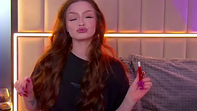 Snapshot of AlexaBright chatting on 11-18-25, 06:34 AlexaBright online show from 11-18-25, 06:34