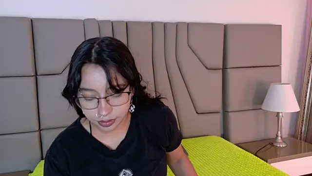 ParanoidTemptaion  online show from 05-09-26, 11:59