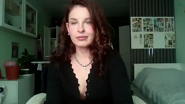 MollyBer online show from 06-15-26, 03:14