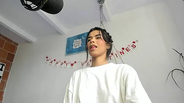 gothwhore77 online show from 02-20-25, 04:03