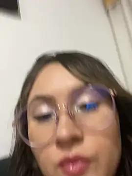 ValentinaOrtiz3 online show from 02-24-25, 01:02