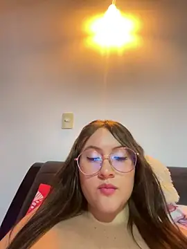 ValentinaOrtiz3 online show from 02-24-25, 04:05