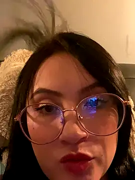 ValentinaOrtiz3 online show from 09-15-25, 01:27