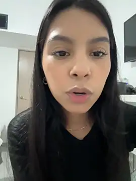 Valeedoll online show from 11-15-25, 04:43