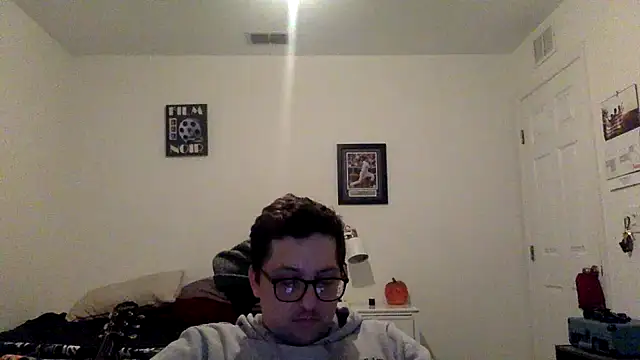 Snapshot of Milflover96 chatting on 02-16-25, 05:48 Milflover96 online show from 02-16-25, 05:48