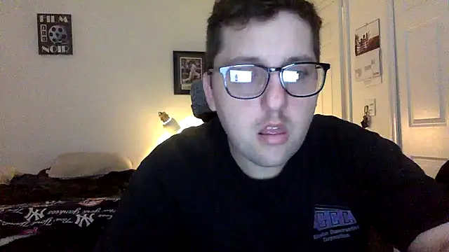 Snapshot of Milflover96 chatting on 02-19-25, 09:36 Milflover96 online show from 02-19-25, 09:36