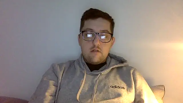 Snapshot of Milflover96 chatting on 02-21-25, 05:20 Milflover96 online show from 02-21-25, 05:20