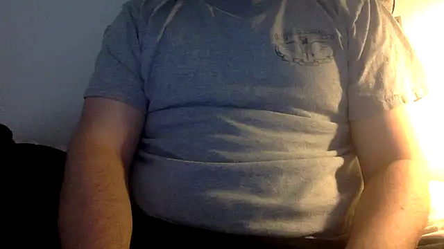 Snapshot of Milflover96 chatting on 03-03-25, 08:43 Milflover96 online show from 03-03-25, 08:43