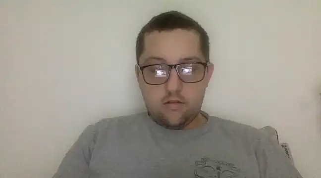 Snapshot of Milflover96 chatting on 03-08-25, 03:24 Milflover96 online show from 03-08-25, 03:24