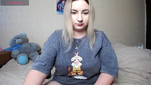 Snapshot of YourSwetiwGirl chatting on 05-26-26, 09:27 YourSwetiwGirl online show from 05-26-26, 09:27