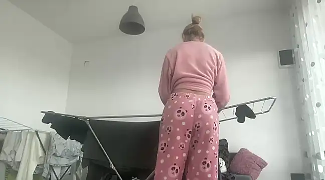 sarrah rossy online show from 02-12-25, 01:37